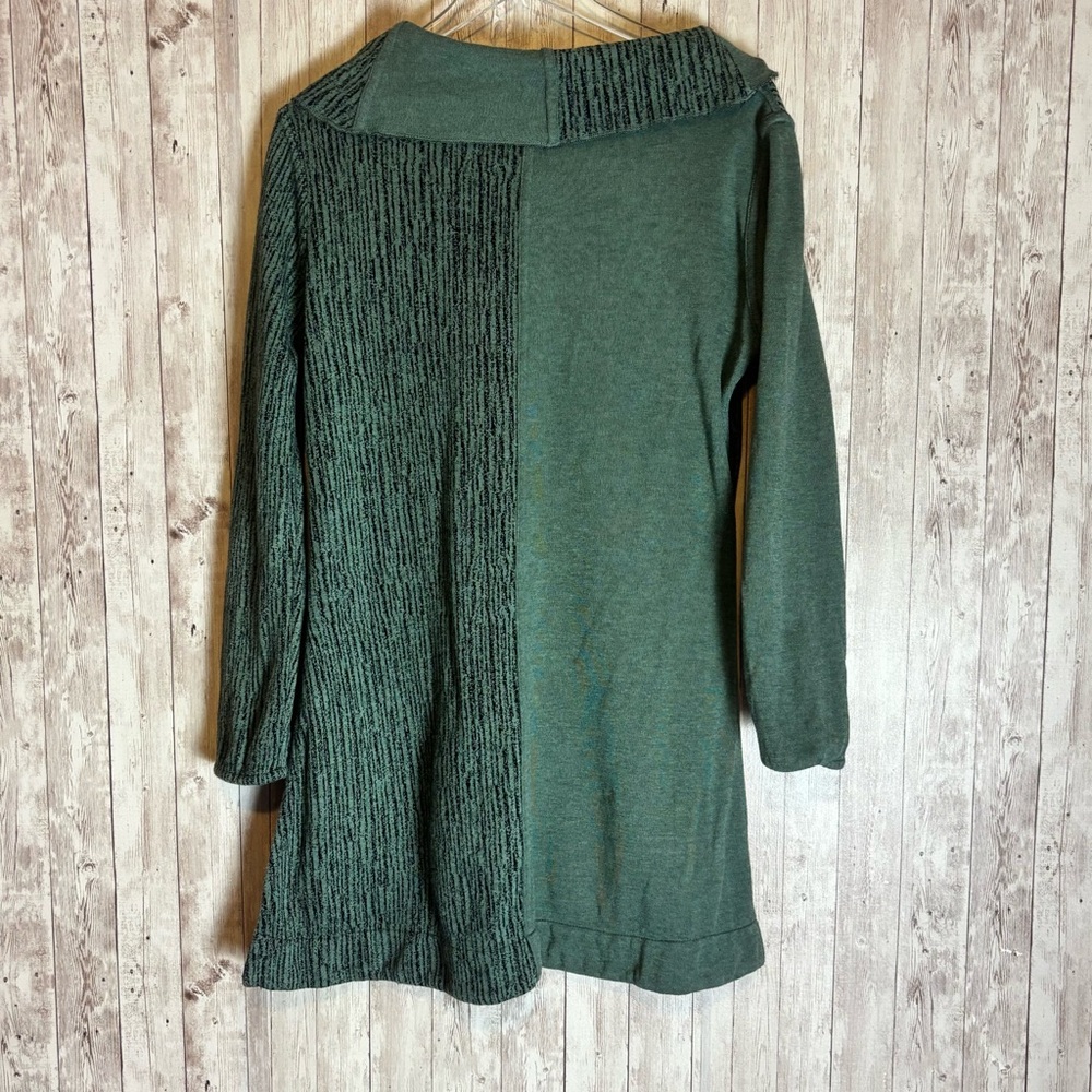 Parsley & Sage Contrast Cowl Neck High-Low Green & Black Tunic - Picture 5 of 5